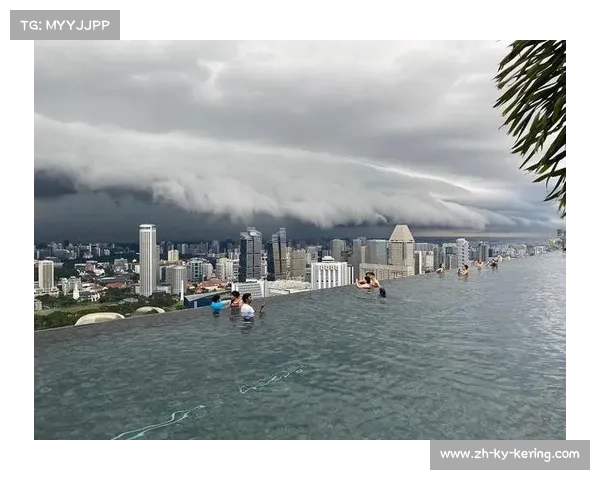 新加坡世锦赛暴雨致馆停电 中国队临时转场酒店泳池继续备战